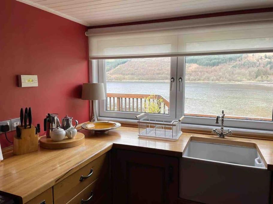 Viking Cottage Arrochar Eksteriør billede